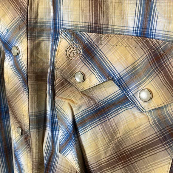 Pearl snap shirt - Picture 2 of 5